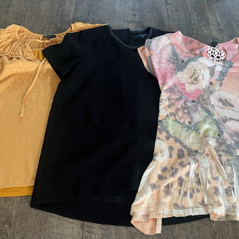💵BUNDLE💵-3/$3 Women’s Tops Bundle- 3 Tops for $3